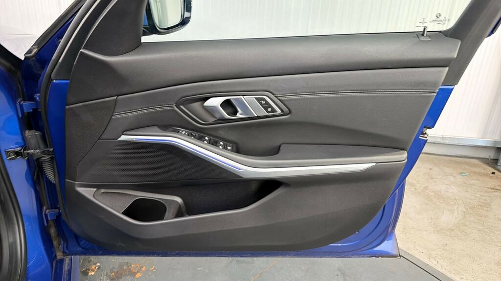 BMW 3 Series 330E M Sport Tech Pack Blue #22