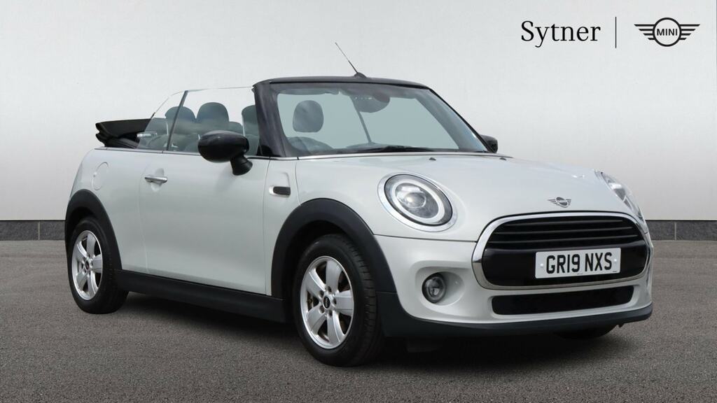 Mini Convertible 1.5 Cooper Classic II White