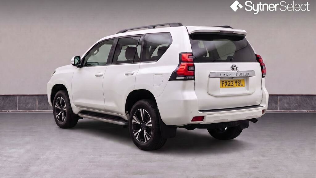 Toyota Land Cruiser 2.8 D-4d 204 Invincible 7 Seats White #3