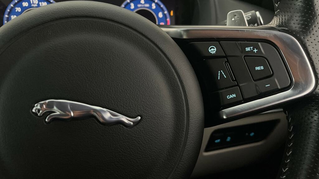 Jaguar F-Pace 2.0D 163 R-sport Blue #18