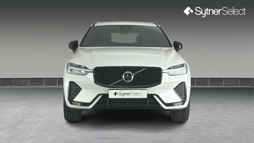 Volvo XC60 2.0 B5p Plus Dark Awd Geartronic White #4