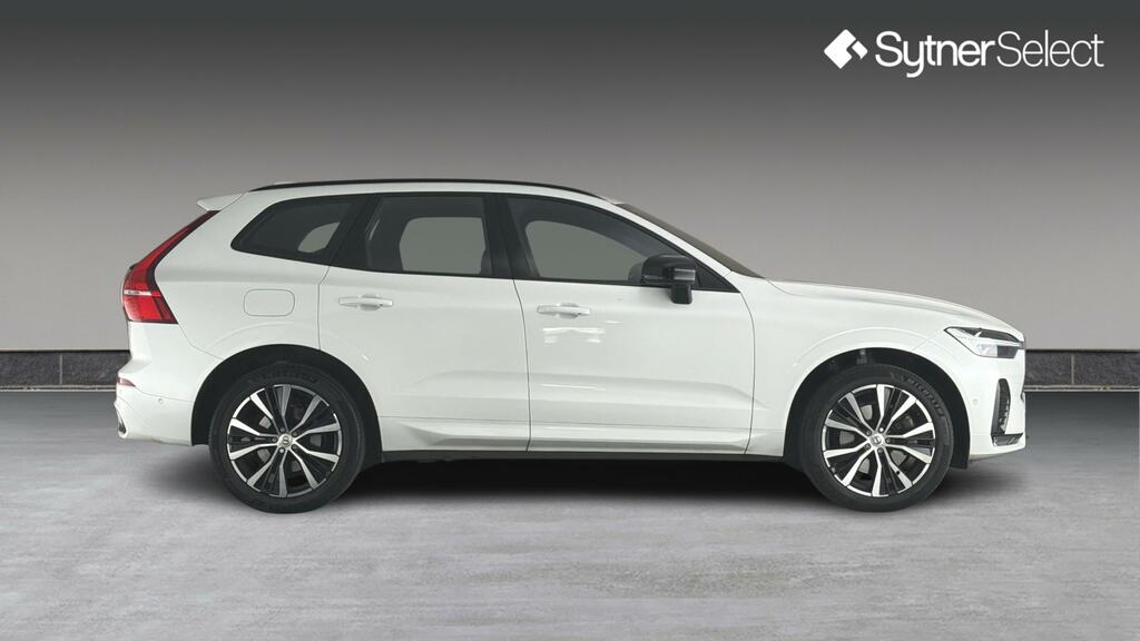 Volvo XC60 2.0 B5p Plus Dark Awd Geartronic White #3