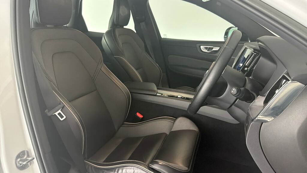 Volvo XC60 B5 Awd Plus Dark Blue #10