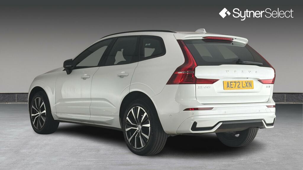 Volvo XC60 2.0 B5p Plus Dark Awd Geartronic White #2