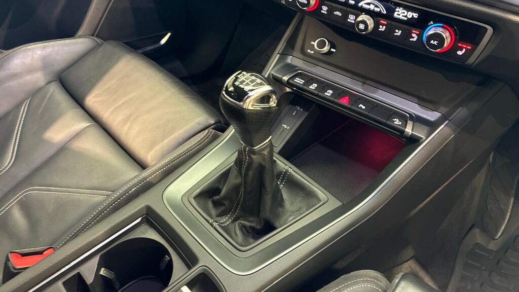 Audi Q3 35 Tfsi Black Edition Black #14