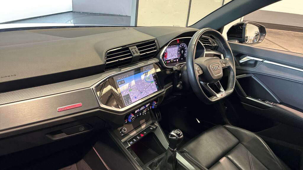 Audi Q3 35 Tfsi Black Edition Black #11