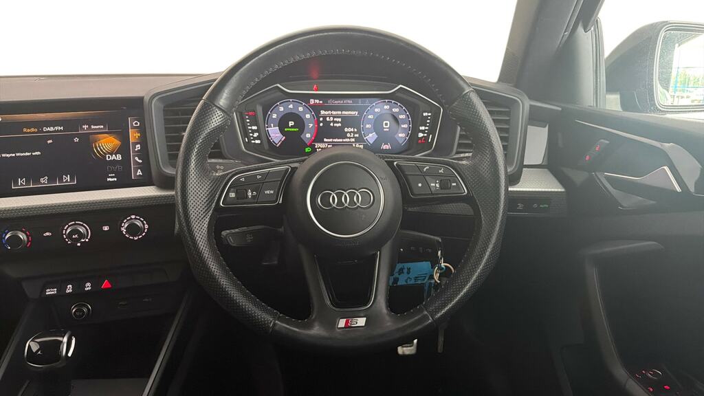 Audi A1 Audi A1 Sportback Technik 25 Tfsi 95 Ps 5-Speed Black #8