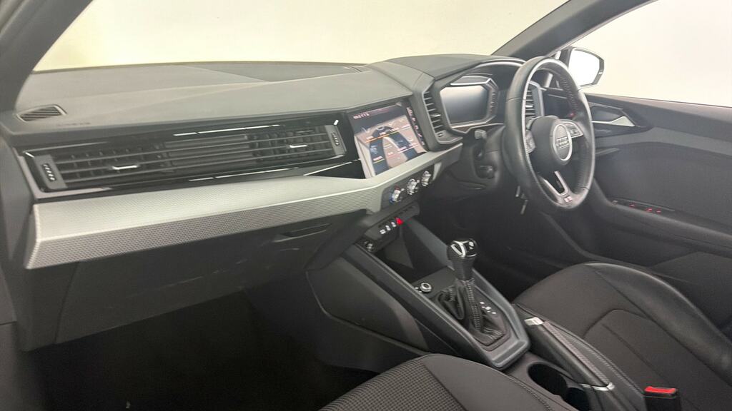 Audi A1 Audi A1 Sportback Technik 25 Tfsi 95 Ps 5-Speed Black #11