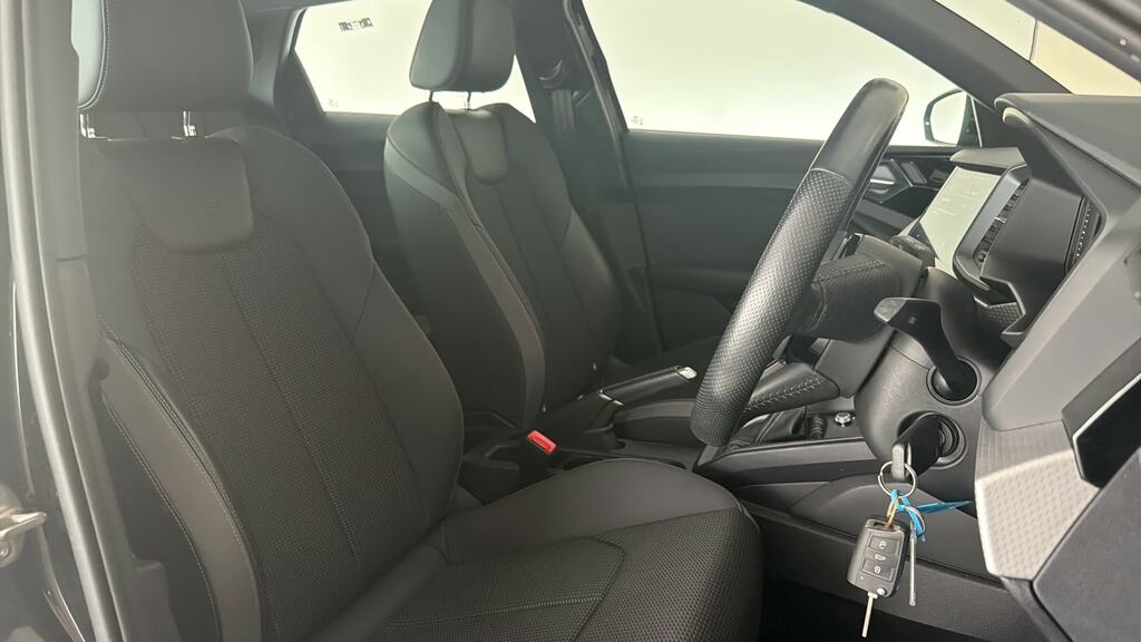 Audi A1 Audi A1 Sportback Technik 25 Tfsi 95 Ps 5-Speed Black #10