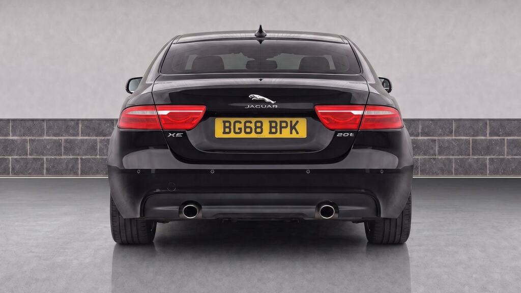 Jaguar XE 2.0D Portfolio Black #7