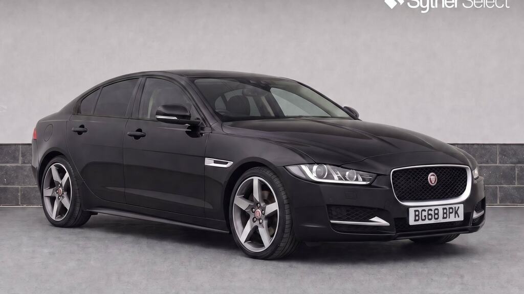 Jaguar XE 2.0 Ingenium R-sport Black