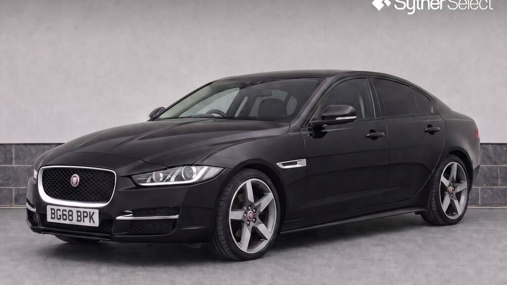 Jaguar XE 2.0 Ingenium R-sport Black #2