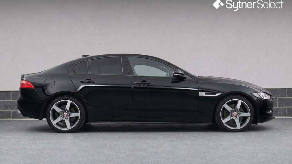 Jaguar XE 2.0D Portfolio Black #8