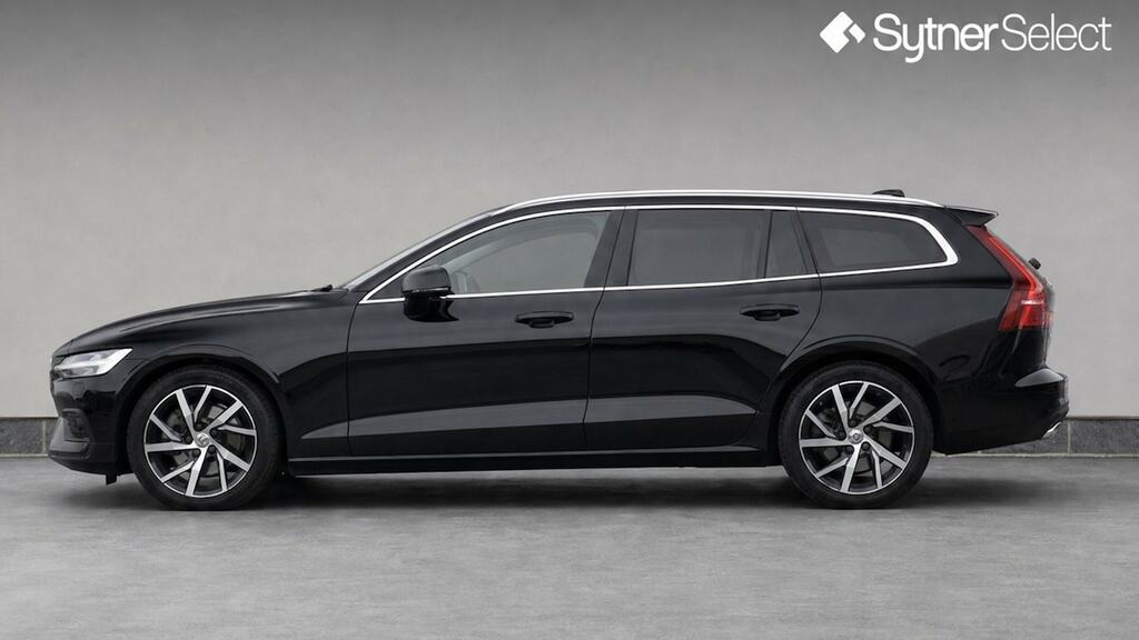 Volvo V60 2.0 D3 150 Momentum Plus Black #6