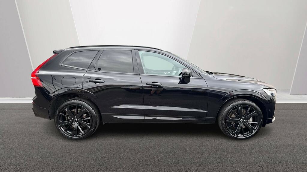 Volvo XC60 2.0 B5p Ultra Black Edition Awd Geartronic RV25TCK Black #3