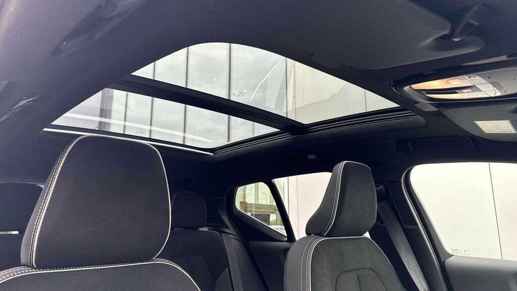 Volvo XC40 2.0 B3p Plus Dark Grey #34