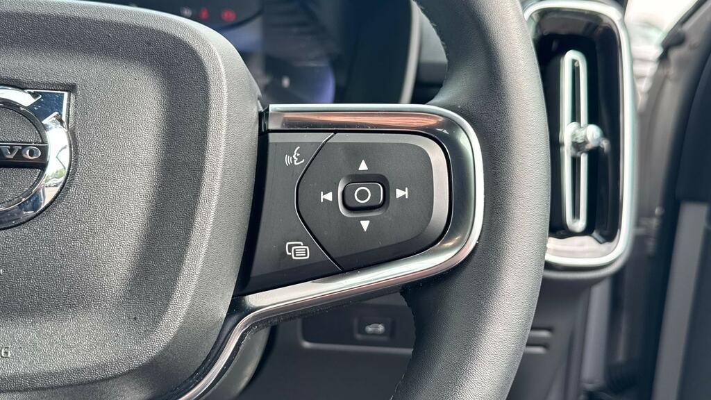 Volvo XC40 2.0 B3p Plus Dark Grey #19