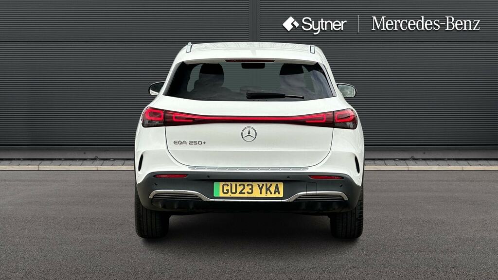 Mercedes-Benz EQA Eqa 350 4Matic Amg Line Premium White #7