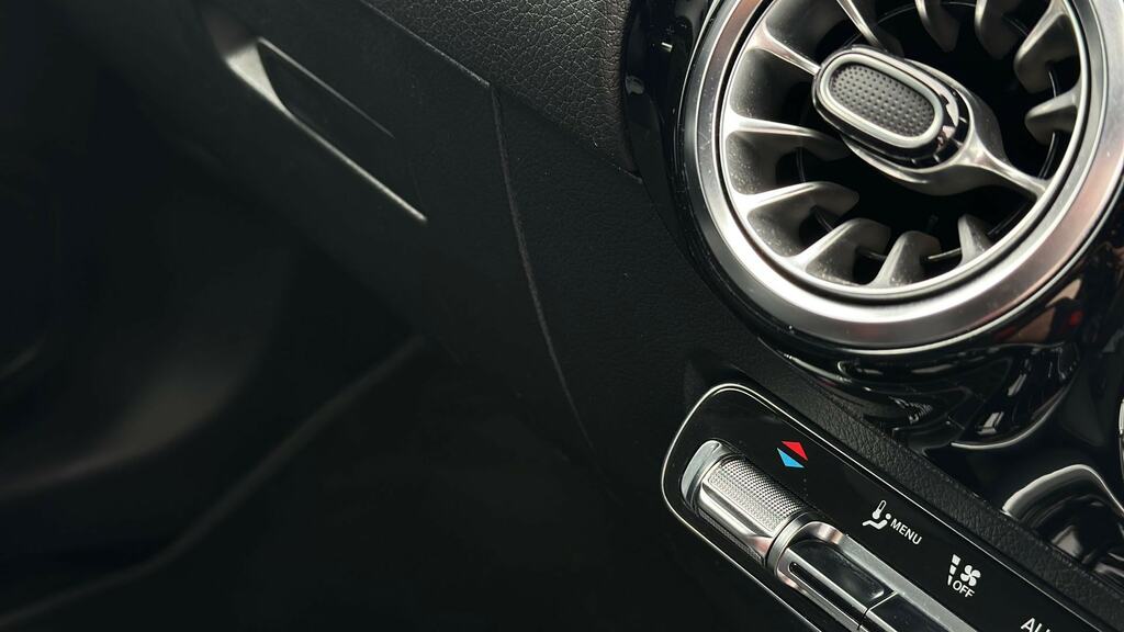 Mercedes-Benz EQA Eqa 350 4Matic Amg Line Premium White #23