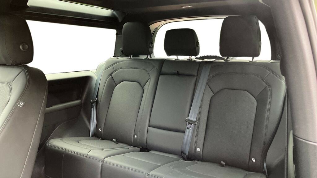Land Rover Defender 90 3.0 D250 X-dynamic Se 90 GF75VDD Green #4