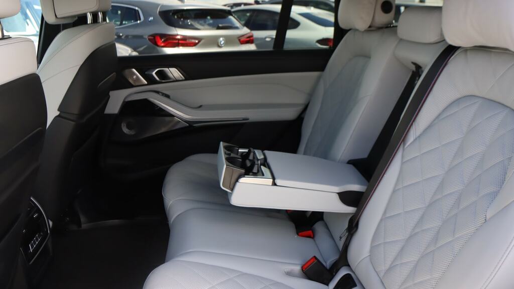 BMW X7 Xdrive40d Mht M Sport Step Black #31