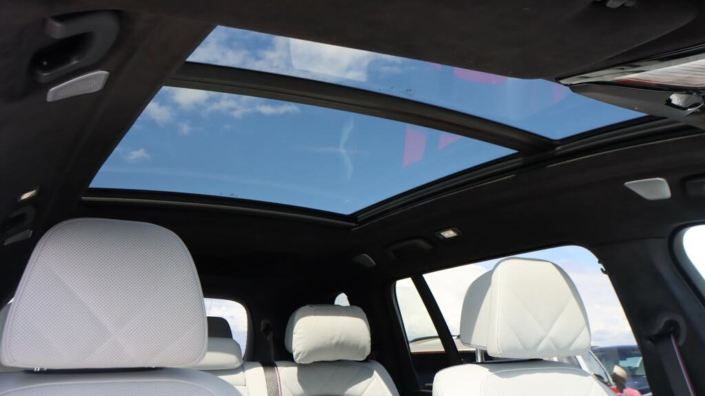 BMW X7 Xdrive40d Mht M Sport Step Black #26