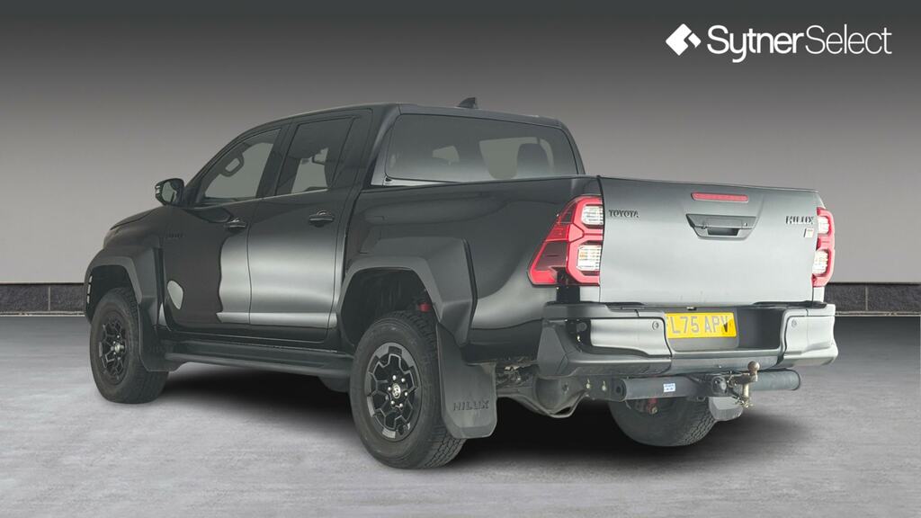 Toyota HILUX Gr Sport Dcab Pick Up 2.8 D-4d FL75APV Black #2