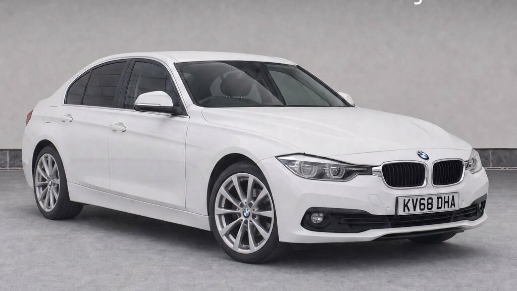 BMW 3 Series 318I Se Step KV68DHA White