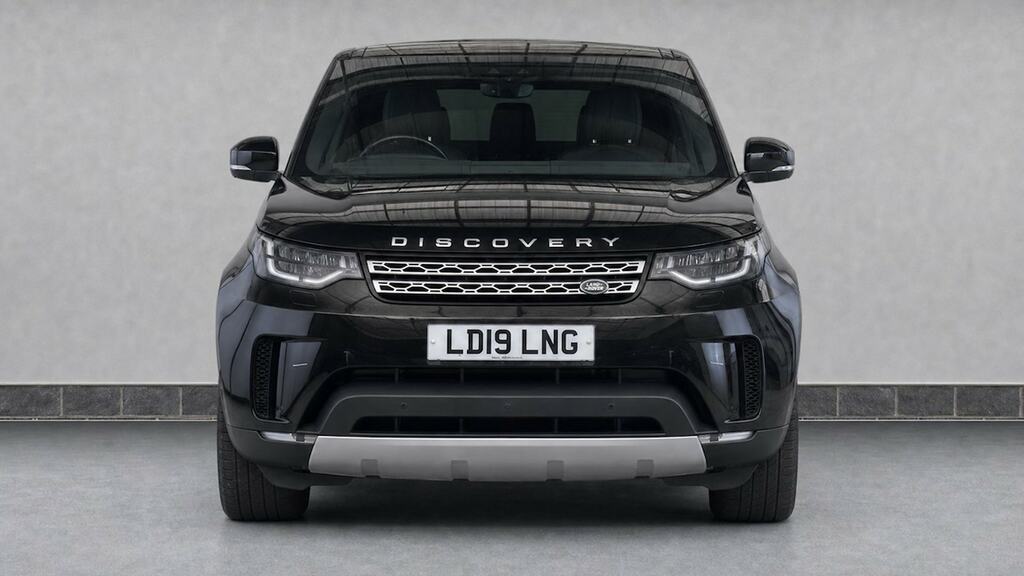 Land Rover Discovery 2.0 Si4 Hse Luxury Black #5