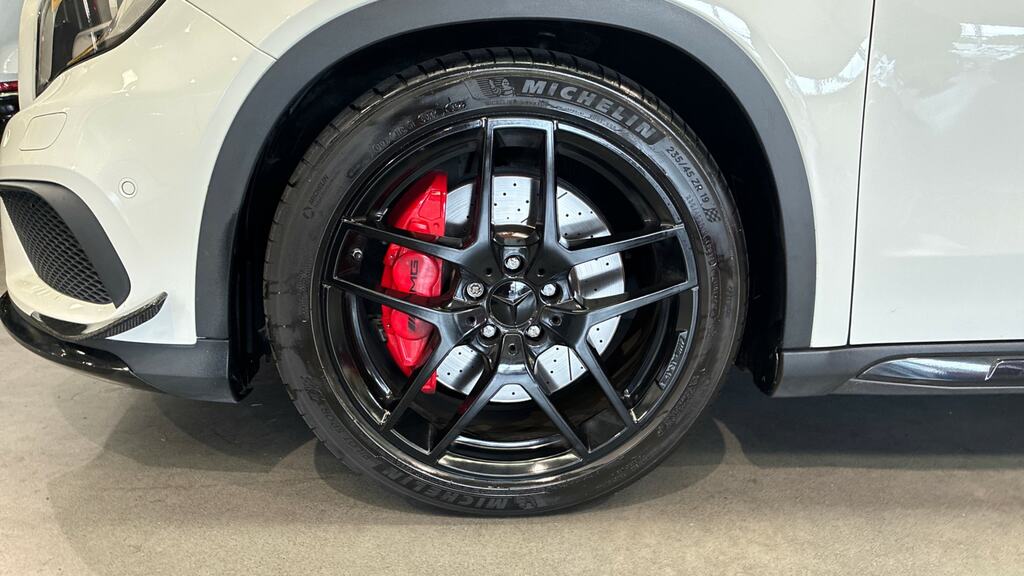 Mercedes-Benz GLA Class Amg Line Black #24