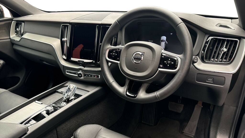 Volvo XC60 2.0 B5p Plus Black Edition Awd Geartronic WF74XYD Black #5