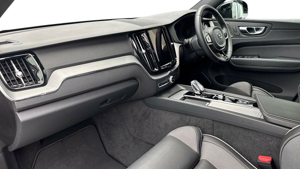 Volvo XC60 2.0 B5p Plus Black Edition Awd Geartronic WF74XYD Black #4