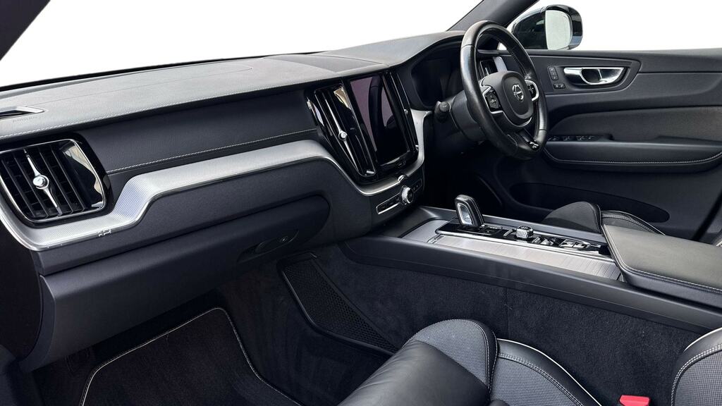 Volvo XC60 2.0 B5p 250 R Design Pro Awd Geartronic White #4