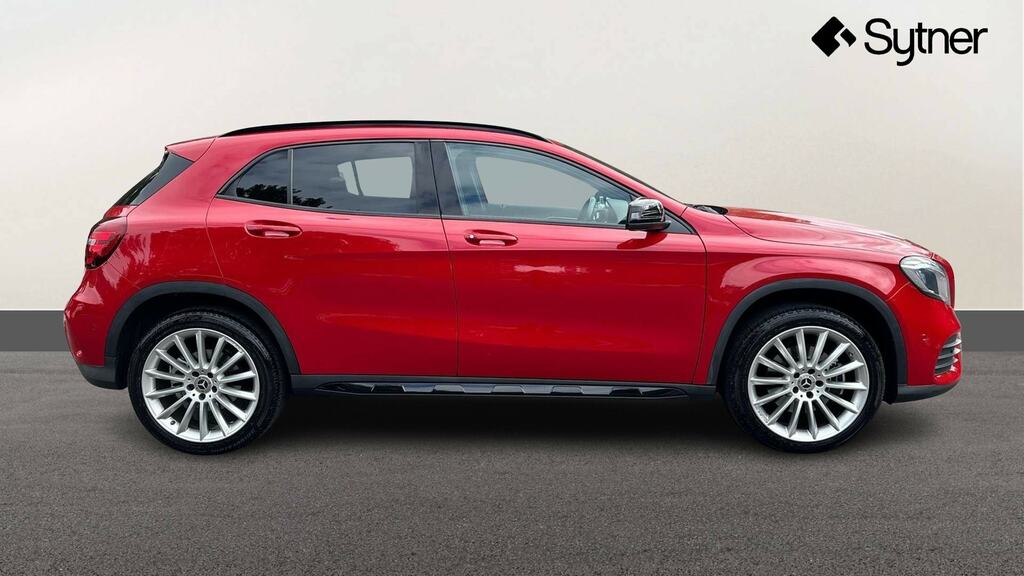 Mercedes-Benz GLA Class Gla 220D 4Matic Amg Line Premium Red #3