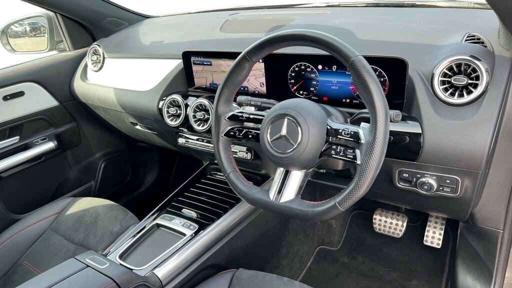 Mercedes-Benz GLA Class Gla 200 Amg Line Executive EK75GAA Grey #3
