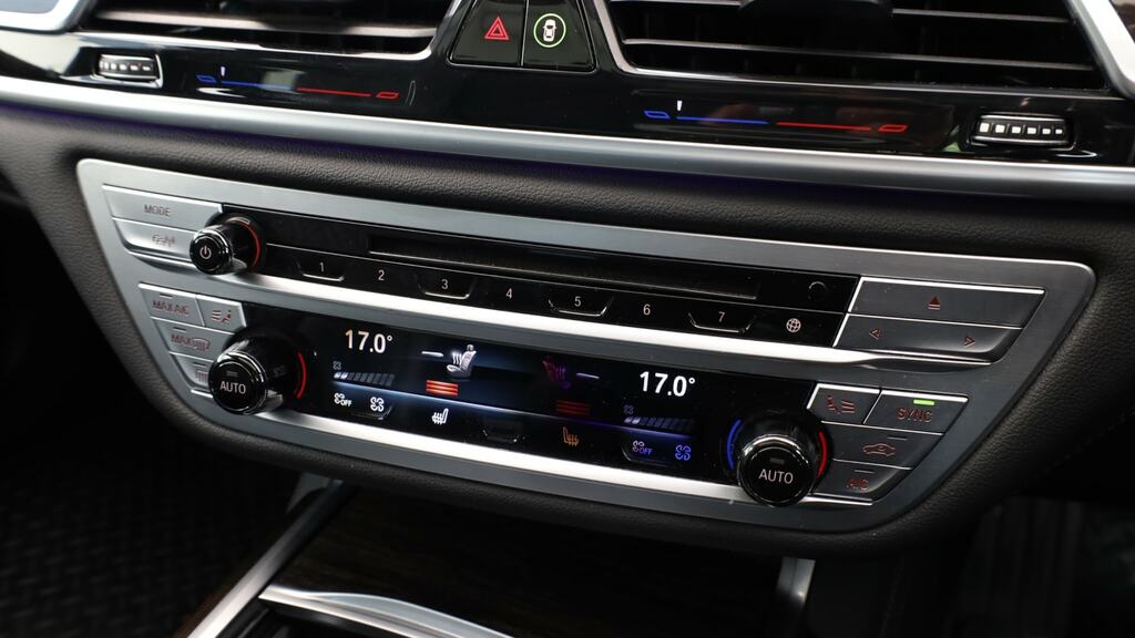 BMW 7 Series Saloon Black #26
