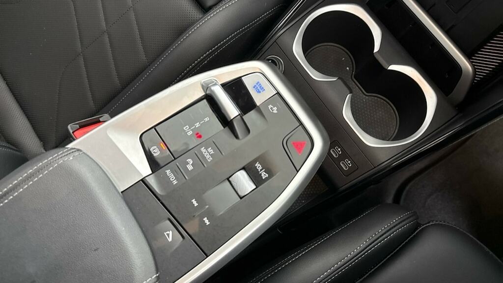 BMW iX1 150Kw Edrive20 Shadow Edition 65Kwh Blue #10