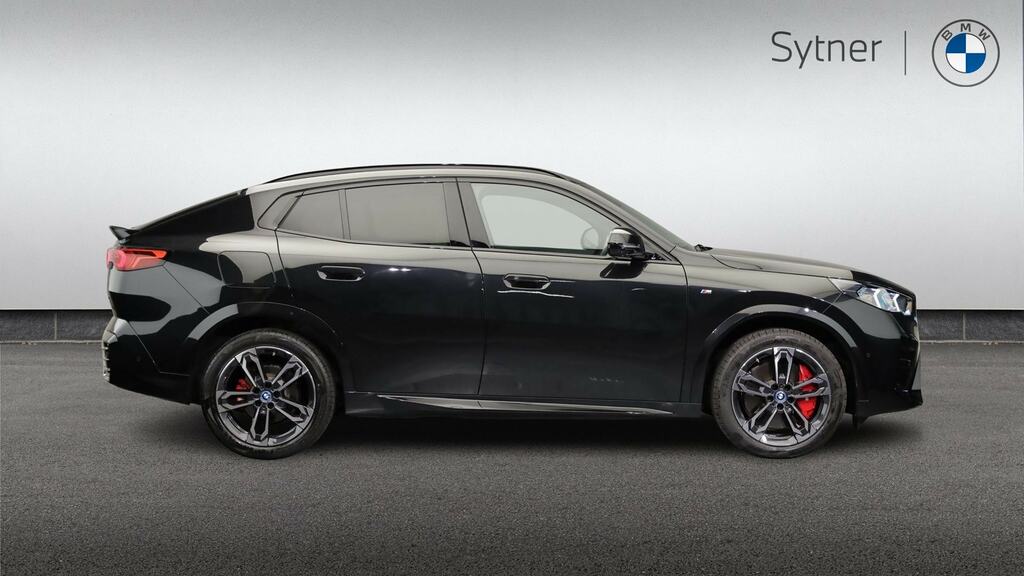 BMW iX2 150Kw Edrive20 Sport 65Kwh Techpro Black #3