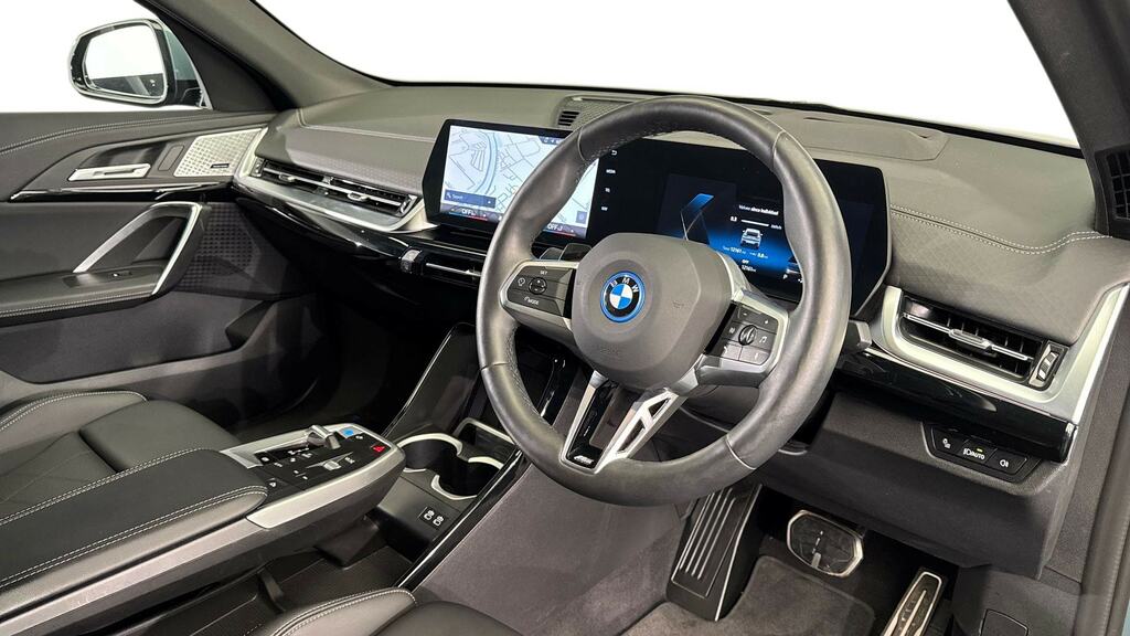 BMW iX2 150Kw Edrive20 Sport 65Kwh Techpro Green #6