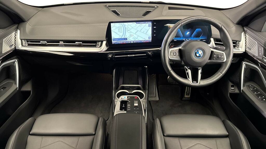 BMW iX2 150Kw Edrive20 Sport 65Kwh Techpro Green #4
