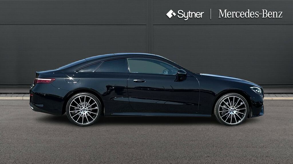 Mercedes-Benz E Class E300d 4Matic Amg Line Night Ed Pre 9G-tronic Black #4