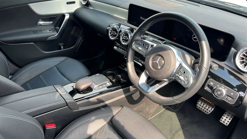 Mercedes-Benz CLA Class Cla 200 Amg Line Premium Tip Blue #3