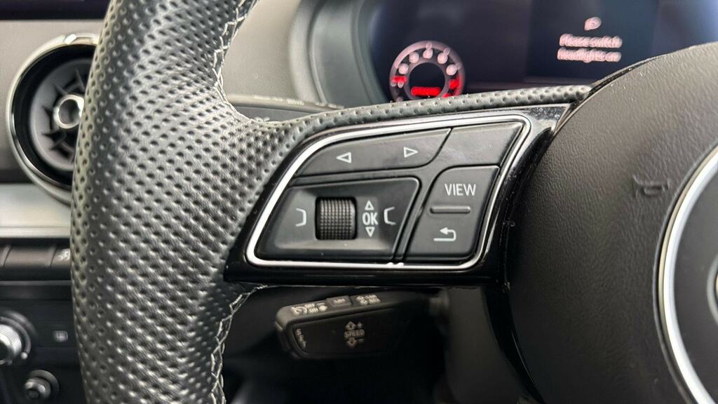 Audi Q2 30 Tfsi Sport Grey #16