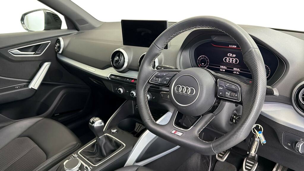 Audi Q2 35 Tfsi Black Edition Tech Black #6
