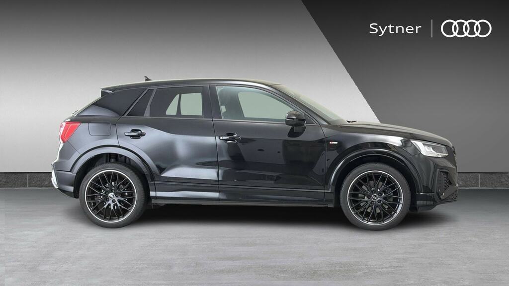 Audi Q2 35 Tfsi Black Edition Tech Black #4