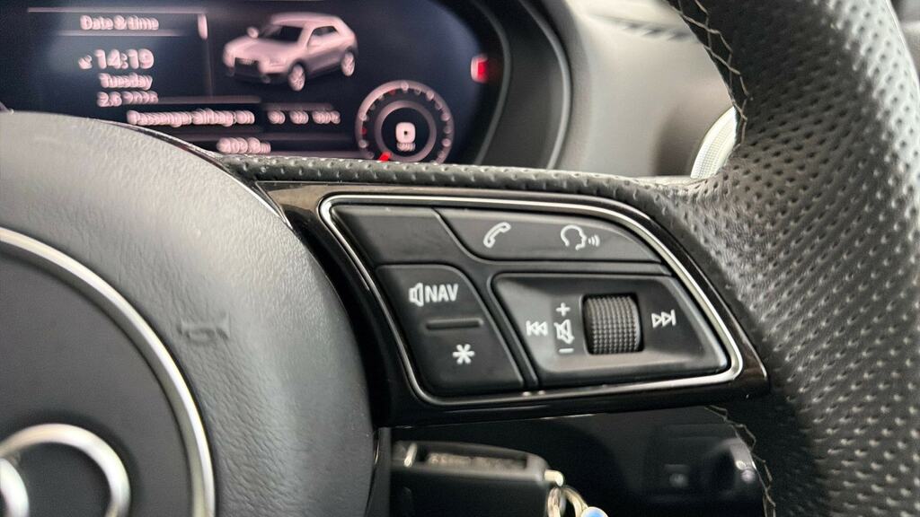 Audi Q2 30 Tfsi Sport Grey #17