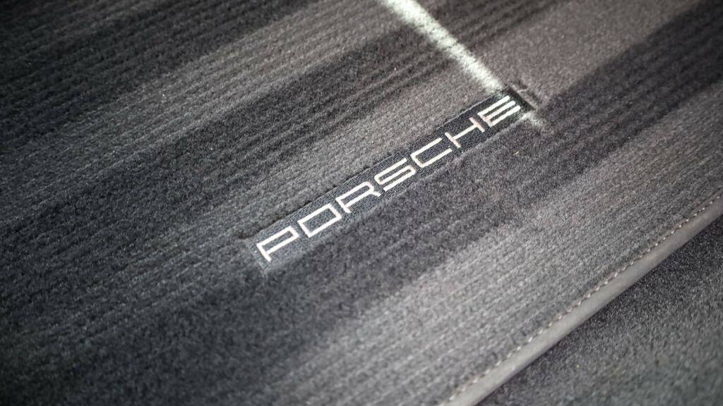 Porsche 911 High Wycombe #32