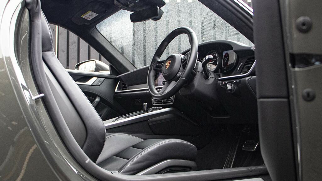 Porsche 911 Carrera 4S S-a 2023 Black #38