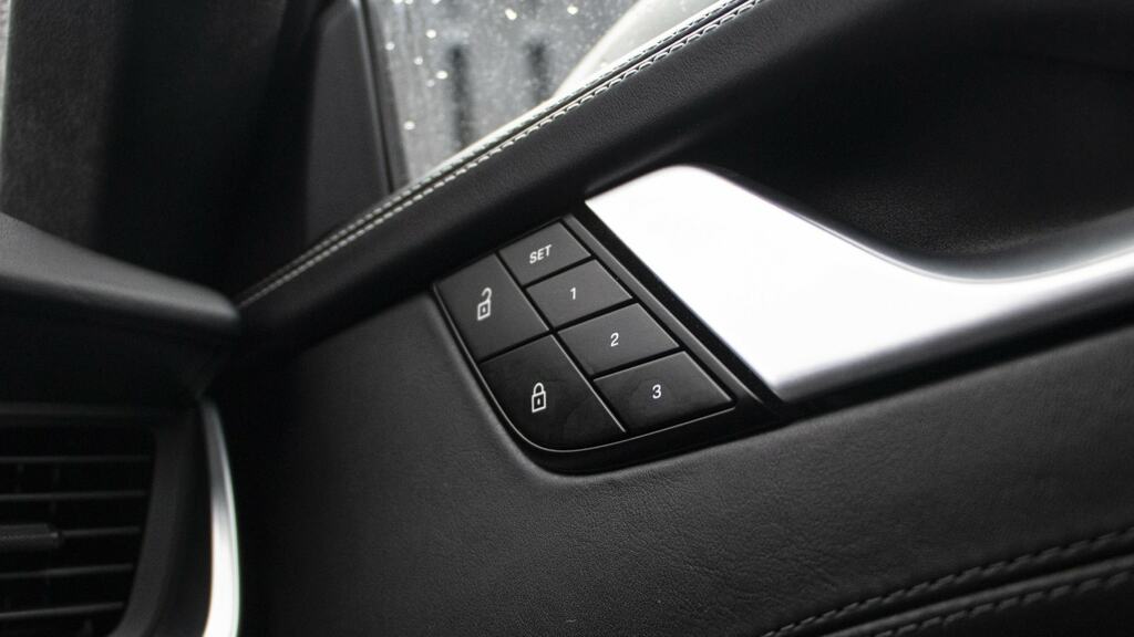 Porsche 911 Carrera 4S S-a 2023 Black #31