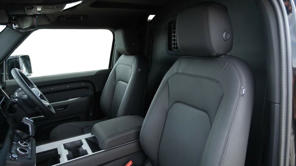 Land Rover Defender 90 3.0 D350 Hard Top X-dynamic Hse YH25AZC Black #4